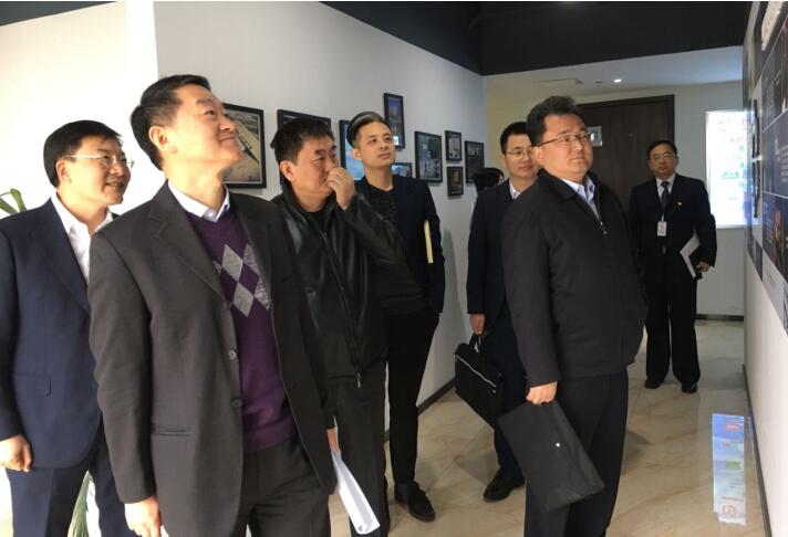 集團(tuán)黨委書記、董事長(zhǎng)任丁率隊(duì)調(diào)研尊龍凱時(shí)商貿(mào)工作