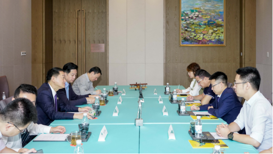 省尊龍凱時(shí)集團(tuán)黨委書(shū)記、董事長(zhǎng)任丁與騰訊“王者榮耀”CTO鄧君、騰訊大成網(wǎng)總裁鄭亮座談交流