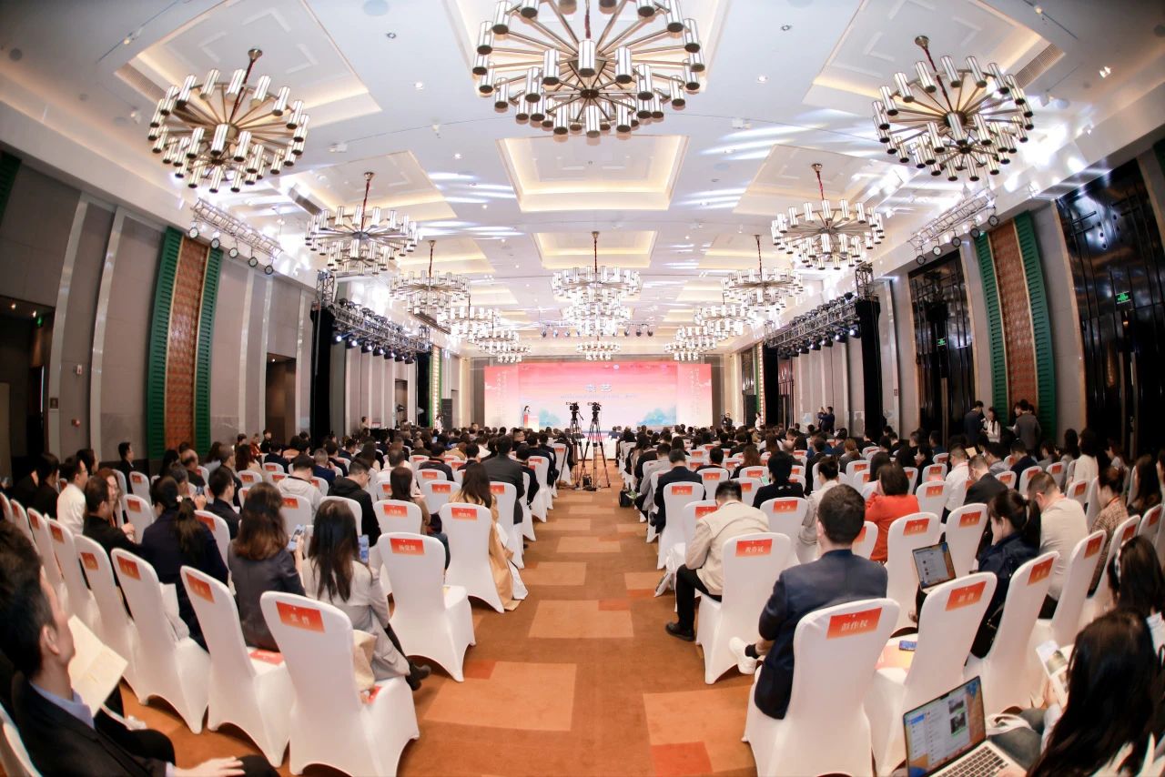 川渝文化旅游企業(yè)聯(lián)盟、四川省文化旅游企業(yè)聯(lián)盟2023年會在蓉開幕 游勇主持活動開幕式