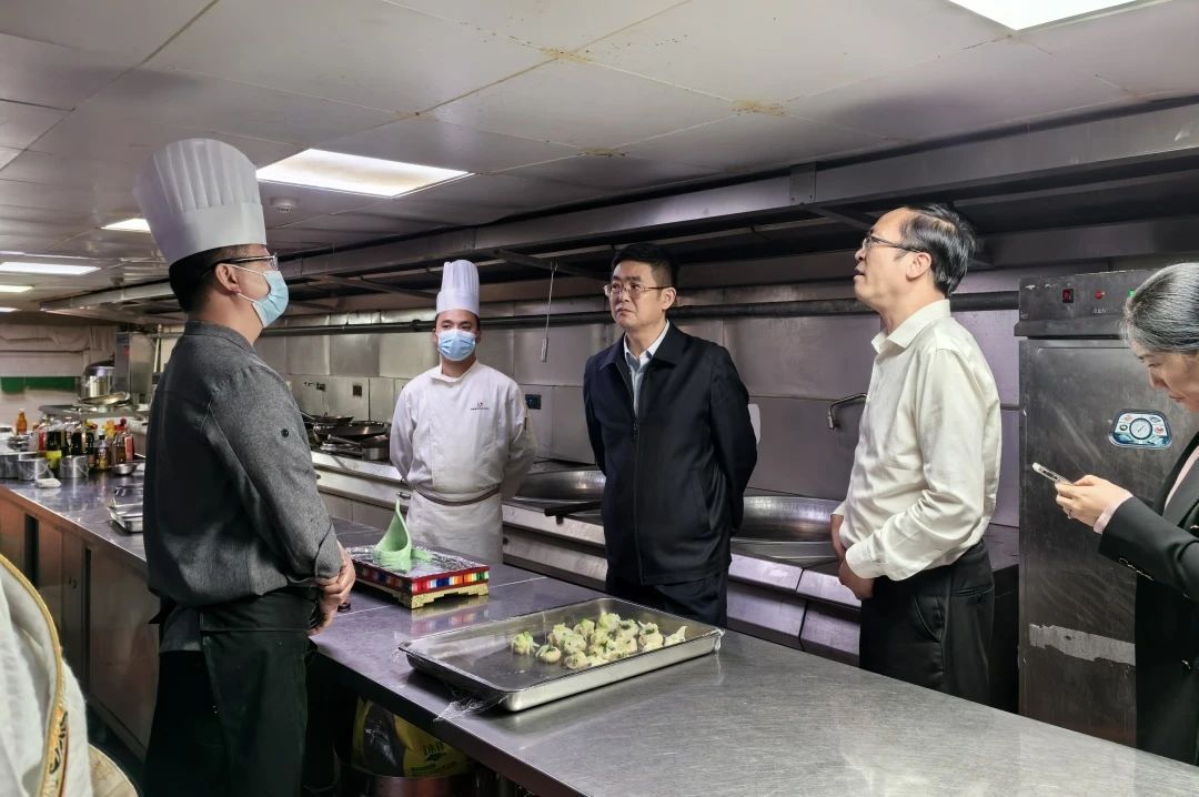 省尊龍凱時集團領(lǐng)導率隊調(diào)研古爾溝公司