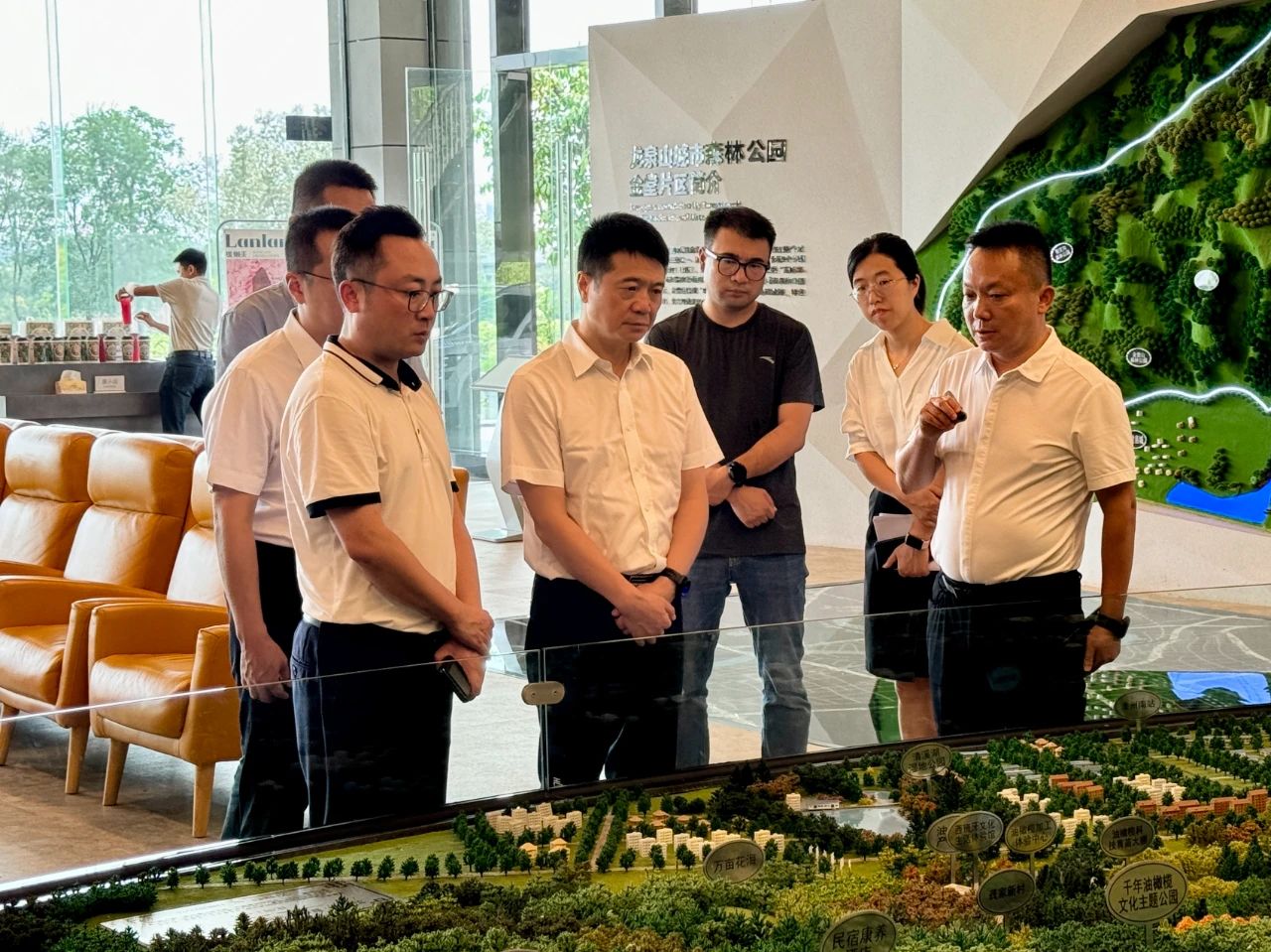 省尊龍凱時集團(tuán)黨委書記、董事長游勇帶隊(duì)赴聚峰谷項(xiàng)目開展汛期安全生產(chǎn)檢查并調(diào)研生產(chǎn)經(jīng)營情況